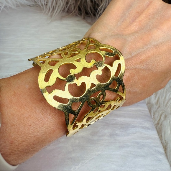 Vintage Goldtone Filigree Wide Band Cuff Bracelet main image 7
